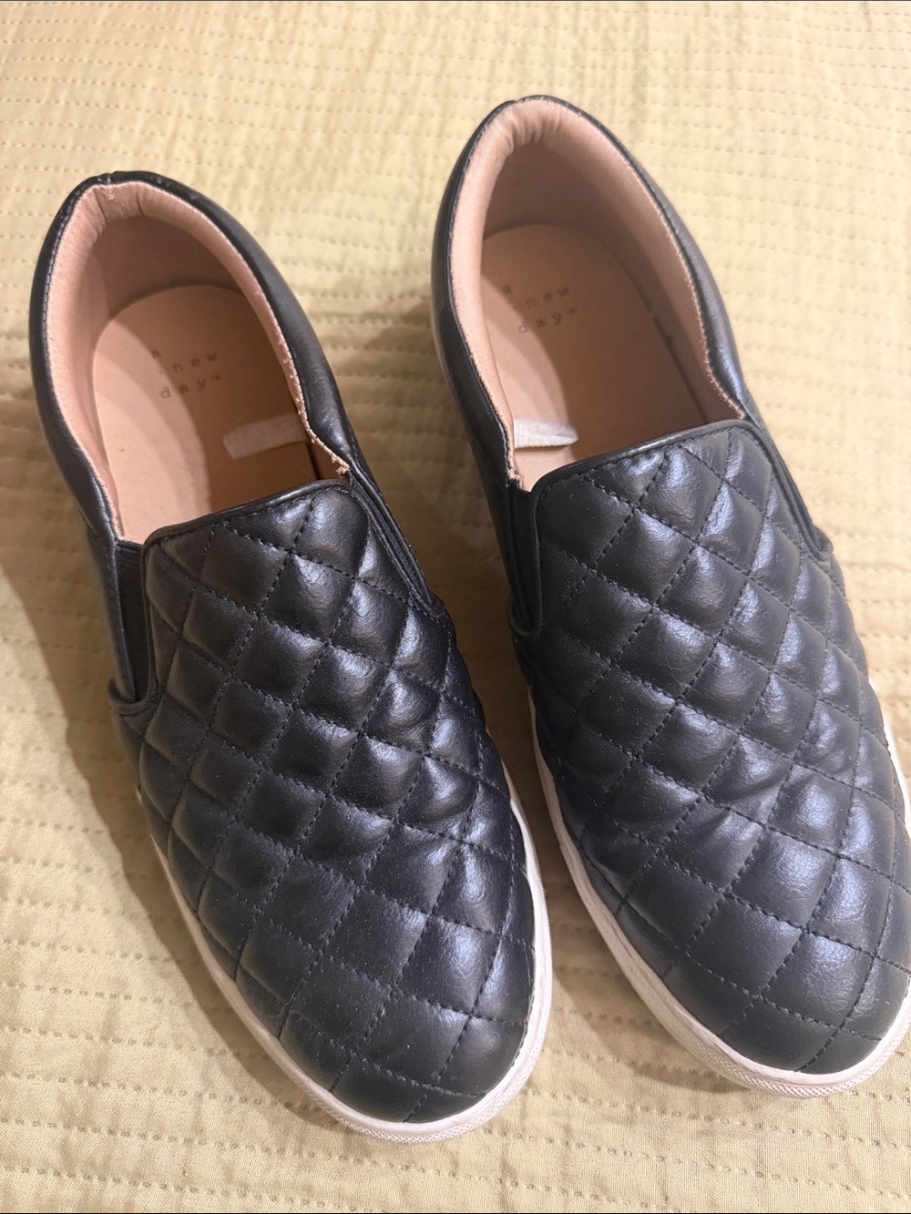 Quilted Slip-On Women’s Sneakers in Black